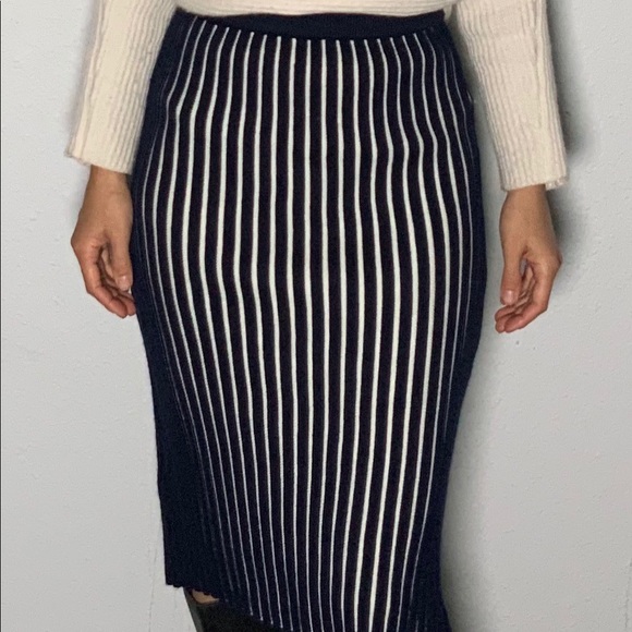 Victoria Beckham Midi Wool Skirt - Picture 2 of 7